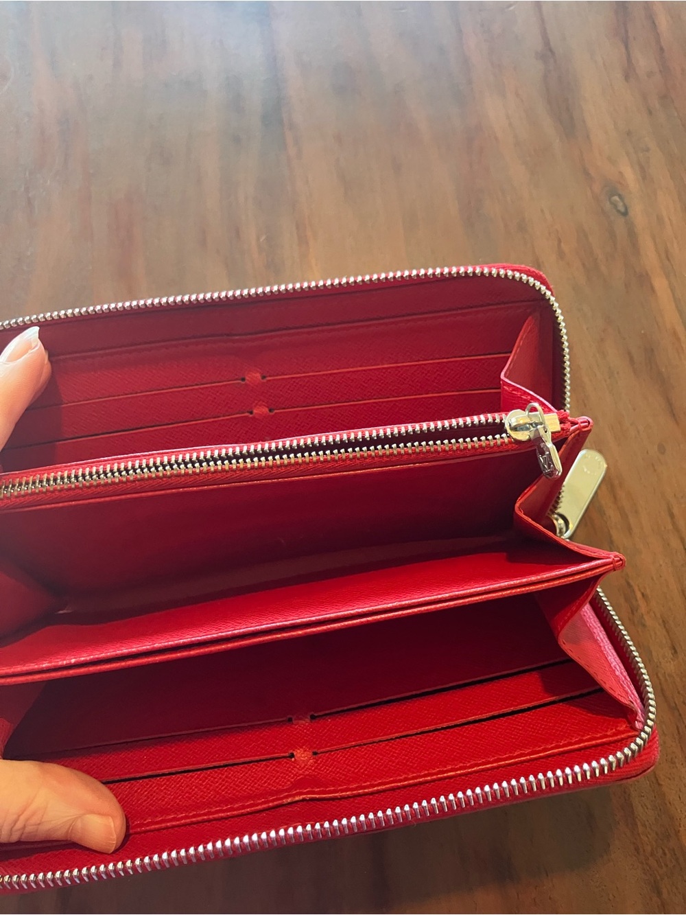 Louis Vuitton Red Textured Zip-Around Wallet EPI - Picture 4 of 12